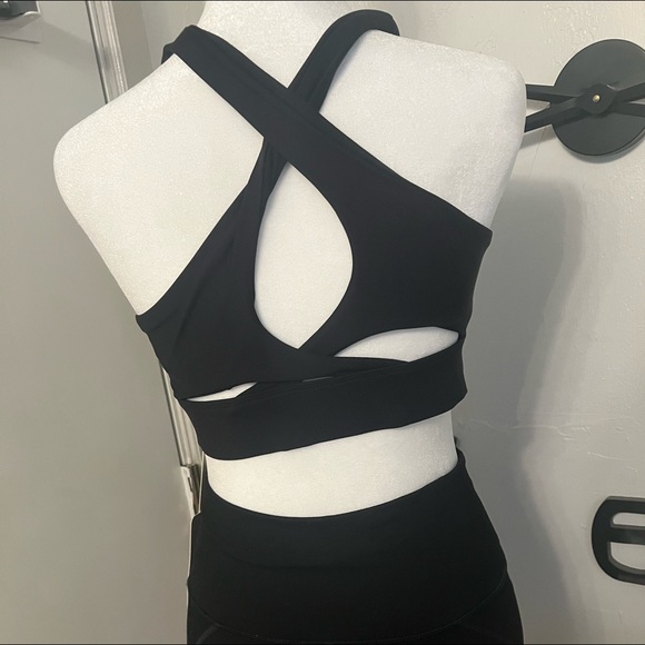 Fabletics sports bra - Picture 3 of 5